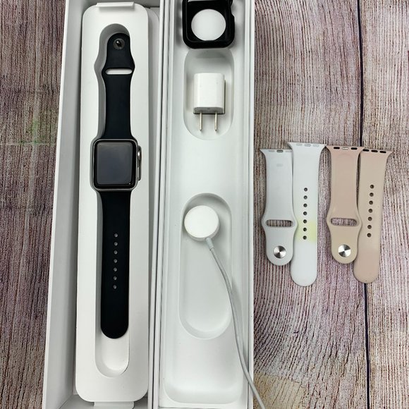 Apple Watch Series 3 42mm - Picture 2 of 11